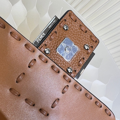 フェンディバッグ素材ディテール